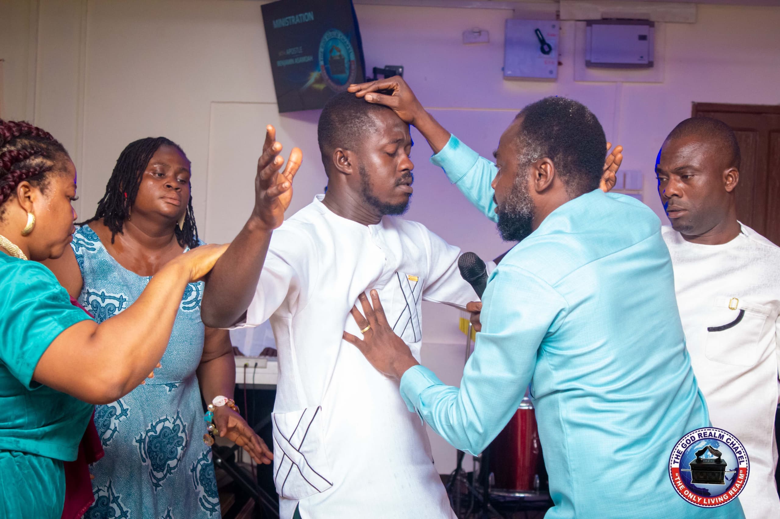 Ministration and prayer during a Sunday service